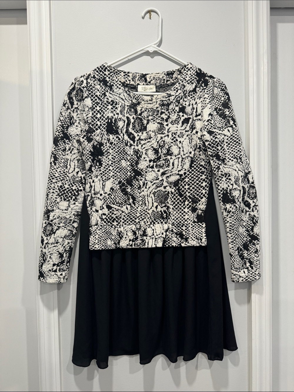 RD Style Black and White Snake Print Dress